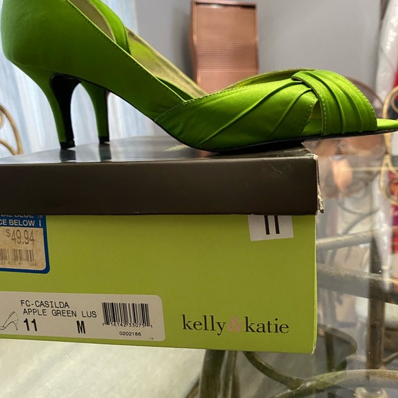 Shoes - Picture 3 of 5